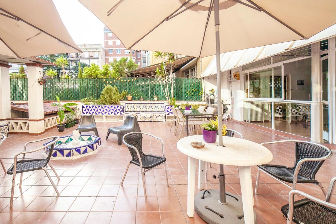 Fabrizzios Terrace Hostel Барселона Екстер'єр фото