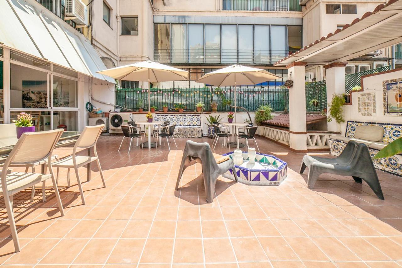 Fabrizzios Terrace Hostel Барселона Екстер'єр фото