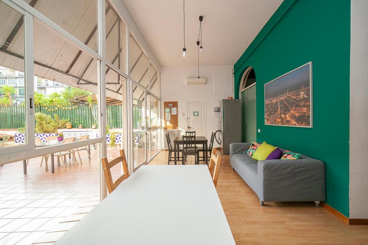 Fabrizzios Terrace Hostel Барселона Екстер'єр фото
