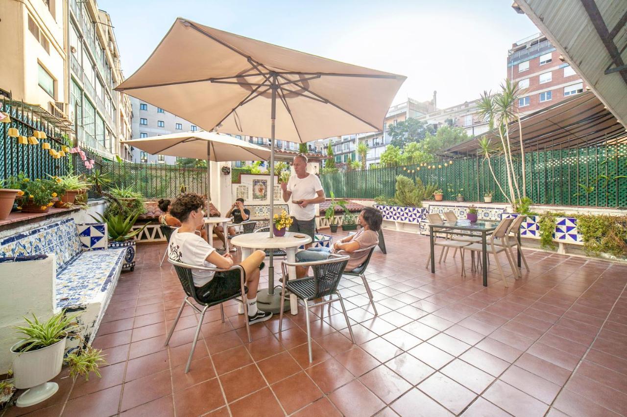 Fabrizzios Terrace Hostel Барселона Екстер'єр фото