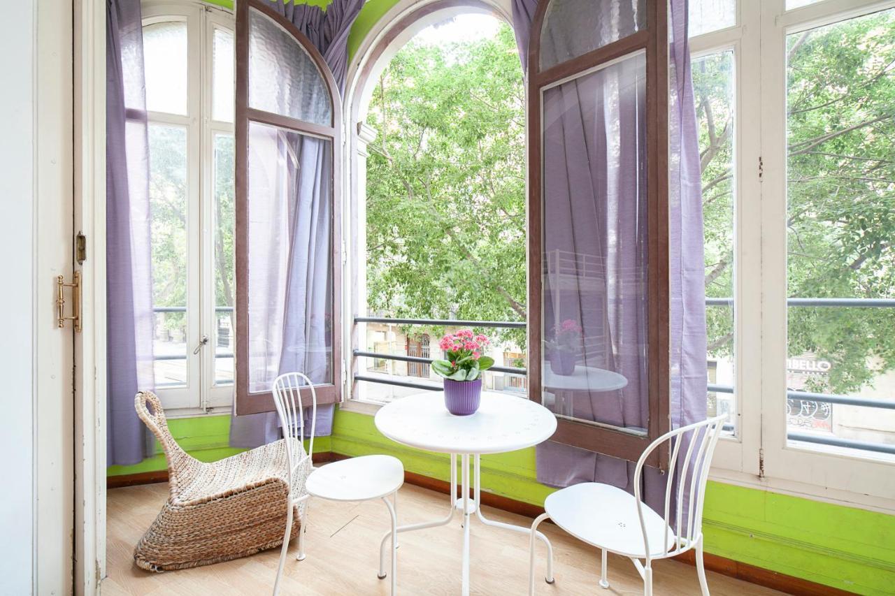 Fabrizzios Terrace Hostel Барселона Екстер'єр фото