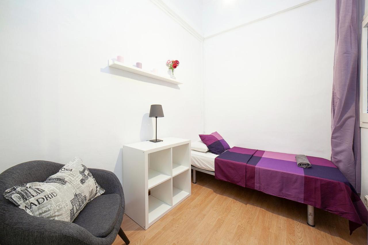 Fabrizzios Terrace Hostel Барселона Номер фото