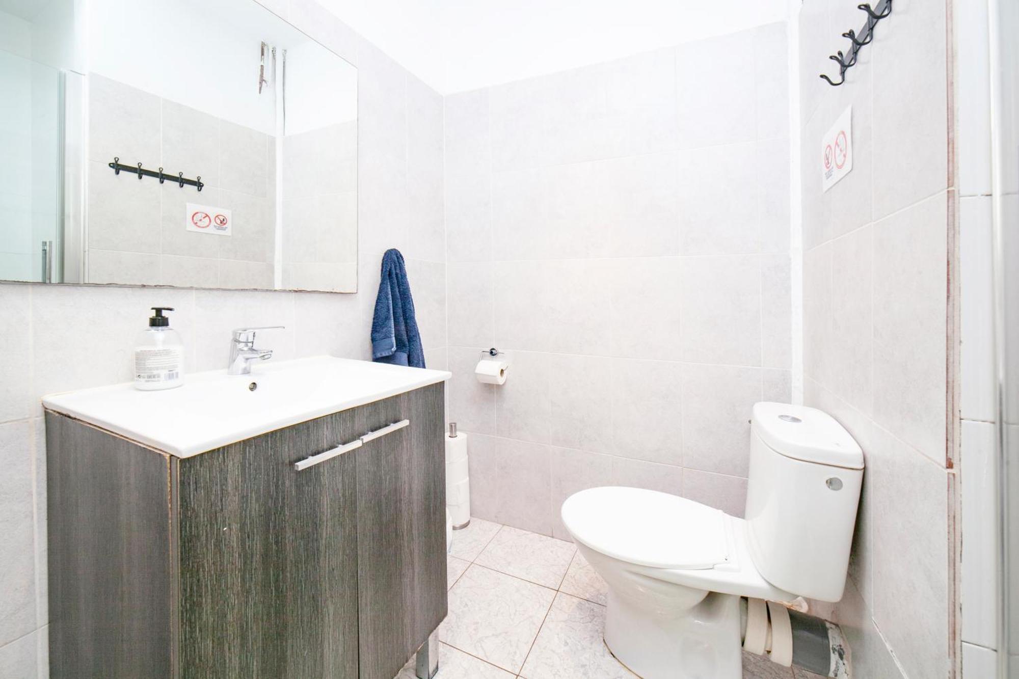 Fabrizzios Terrace Hostel Барселона Екстер'єр фото
