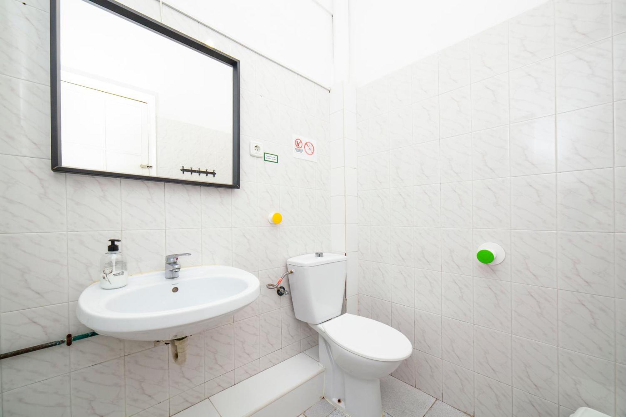 Fabrizzios Terrace Hostel Барселона Екстер'єр фото