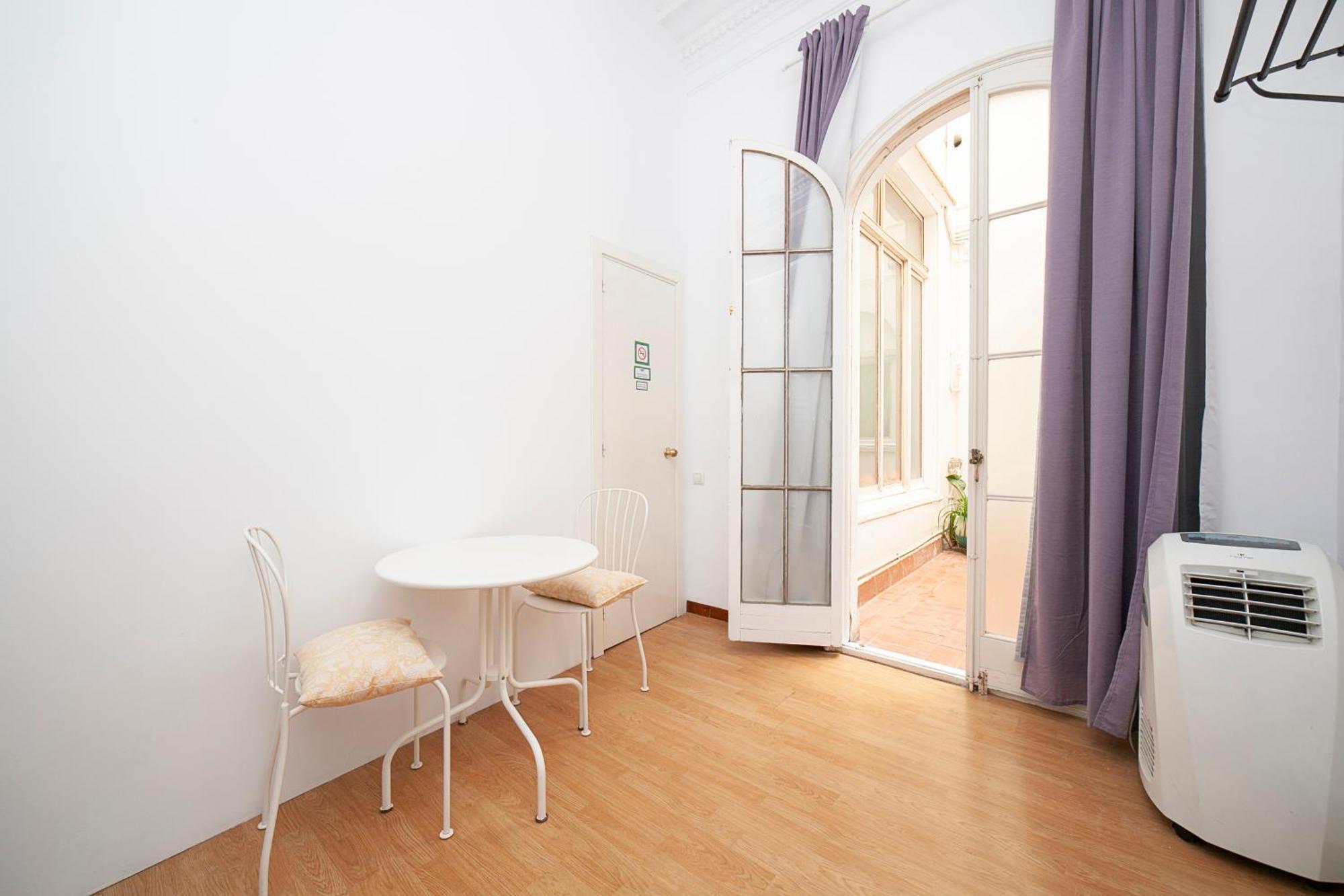 Fabrizzios Terrace Hostel Барселона Номер фото