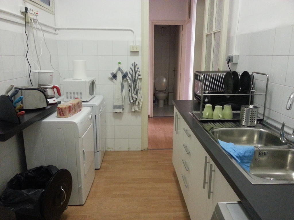 Fabrizzios Terrace Hostel Барселона Екстер'єр фото