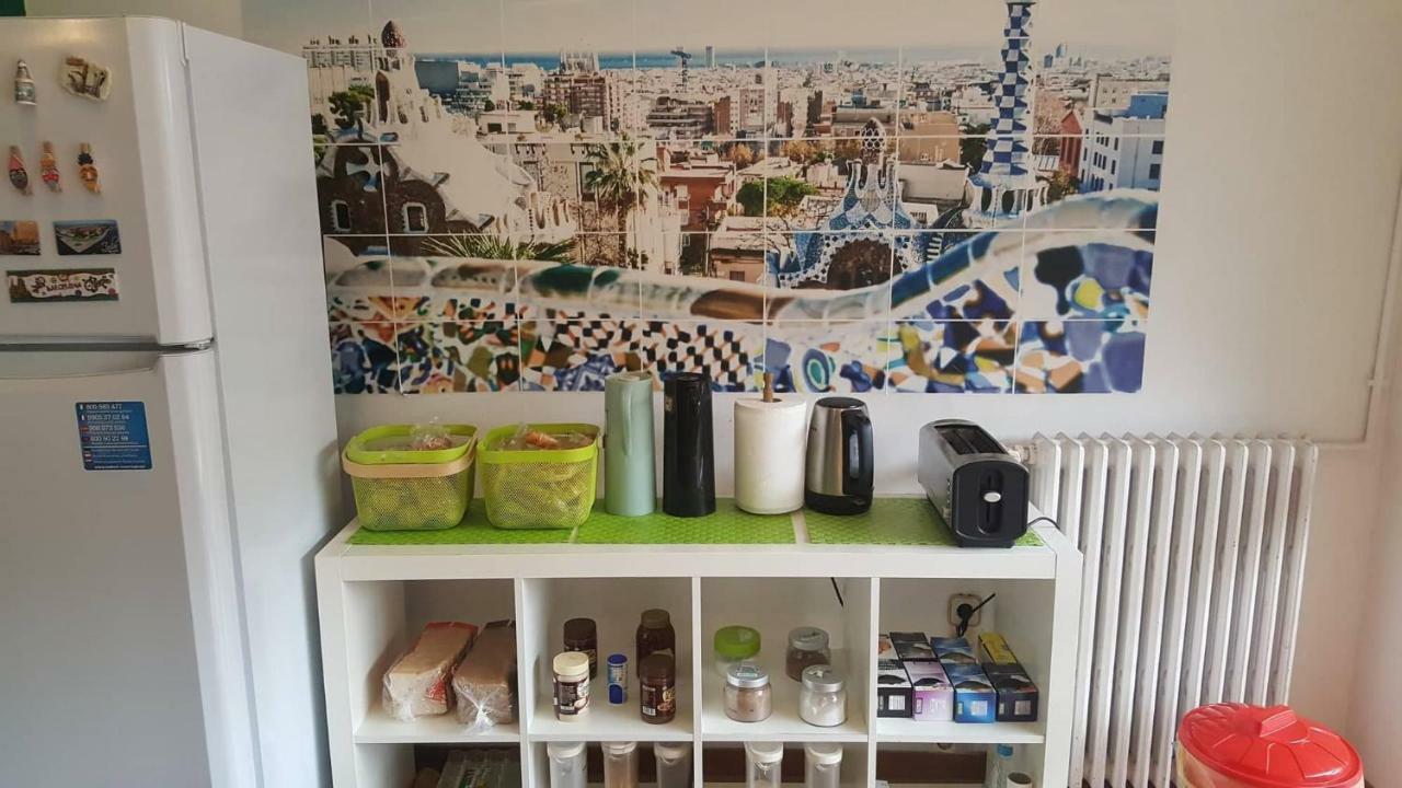 Fabrizzios Terrace Hostel Барселона Екстер'єр фото